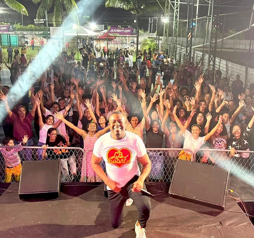 Show de Tássio Paixão no Evento Louvor e Glória