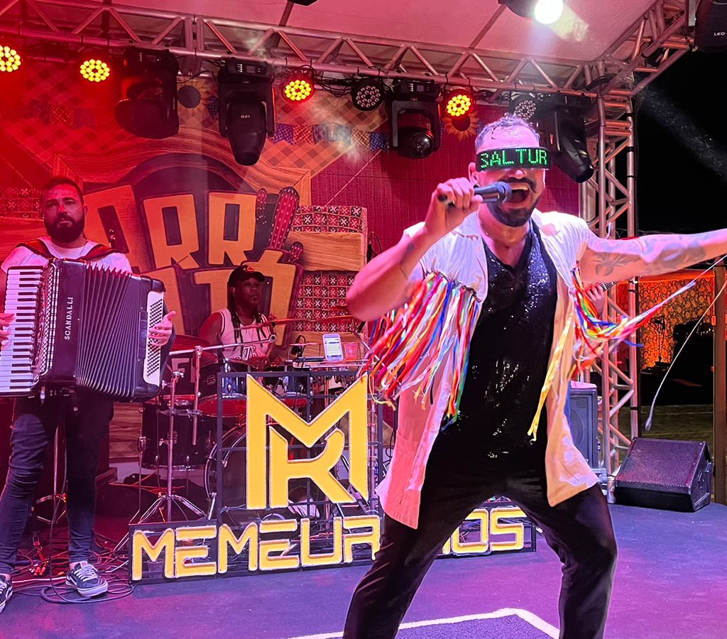 Show de Memeu Ramos anima o evento da Saltur nas Docas de Salvador