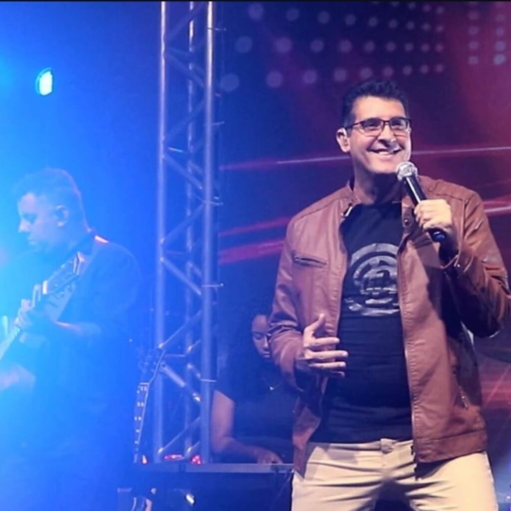 Amanhã terá show do pastor e cantor André Araújo na 3º edição do encontro de Jovens de Camaçari Bahia