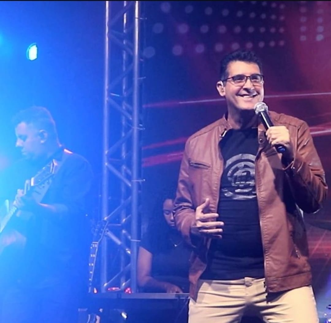 Amanhã terá show do pastor e cantor André Araújo na 3º edição do encontro de Jovens de Camaçari Bahia