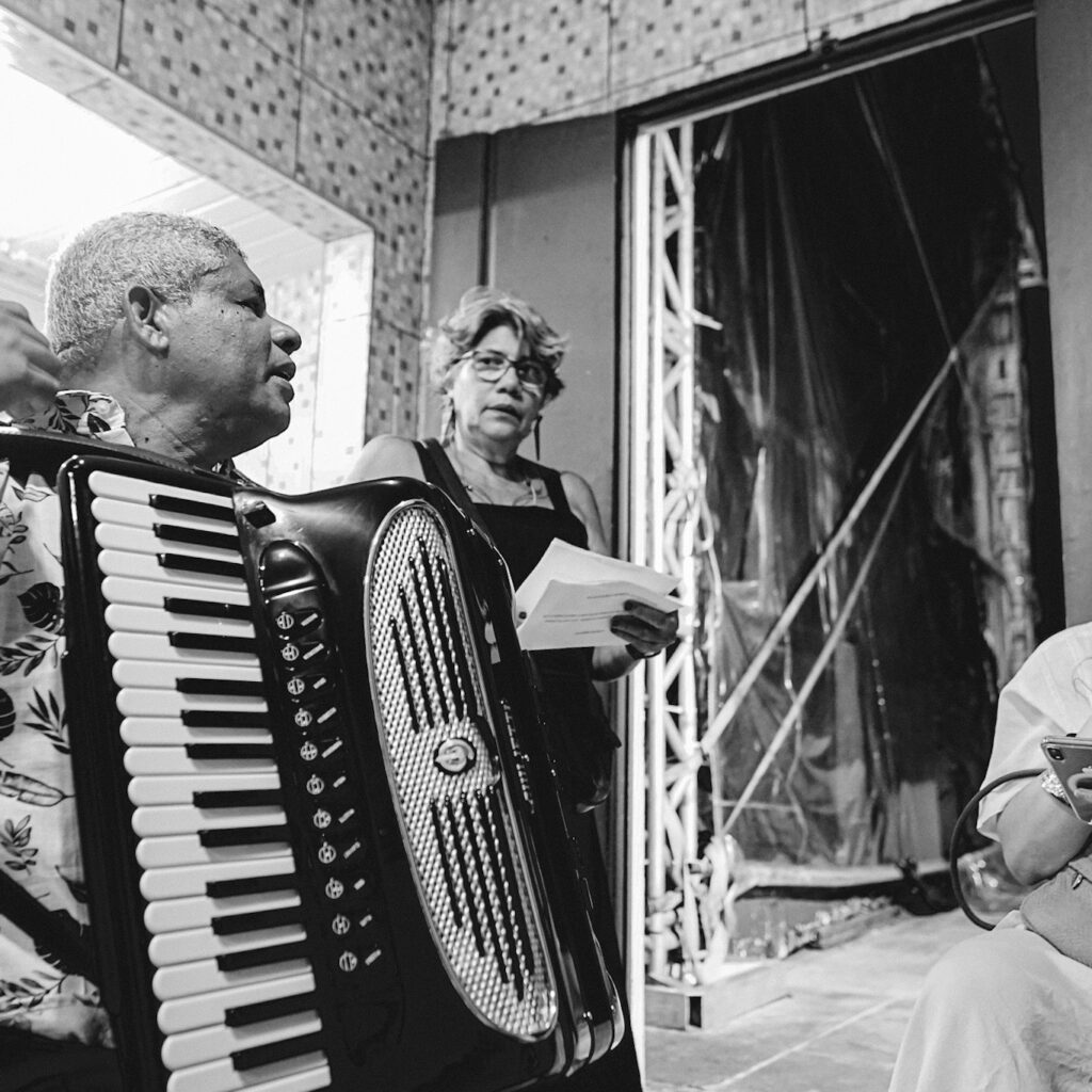 Cicinho agita o Coreto Cultural de Irará em noite inesquecível de São João