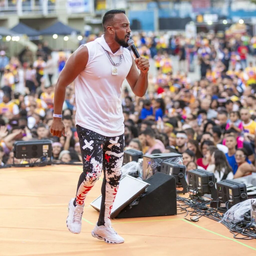 Adriano Gospel Funk bota todo mundo pra dançar na Marcha pra Jesus em Nossa Senhora do Socorro! 🙌🎶