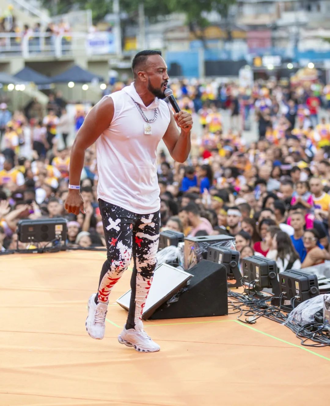 Adriano Gospel Funk bota todo mundo pra dançar na Marcha pra Jesus em Nossa Senhora do Socorro! 🙌🎶