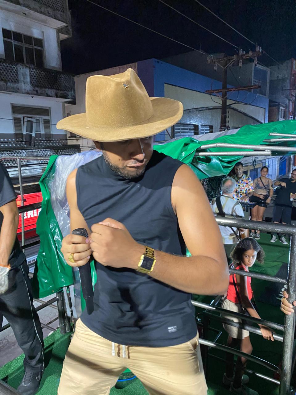 Lucas Rodrigues embala a Alvorada de Nordestina e transforma a madrugada em uma grande festa